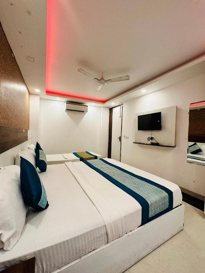 Palm Majestic At Airport Hotel New Delhi Buitenkant foto