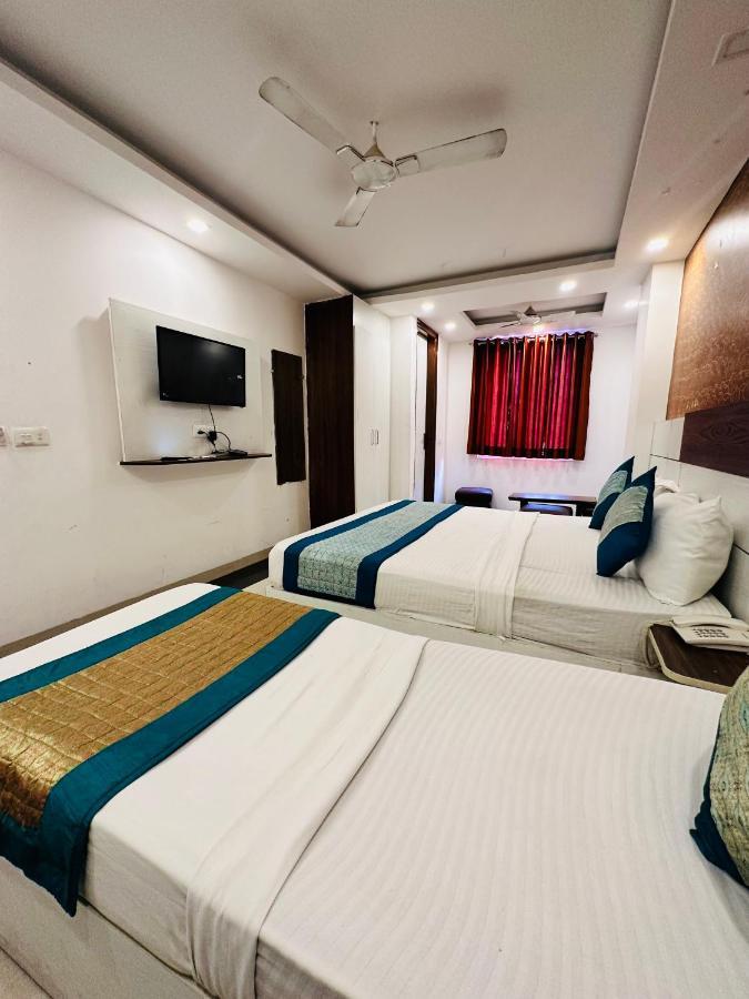 Palm Majestic At Airport Hotel New Delhi Buitenkant foto