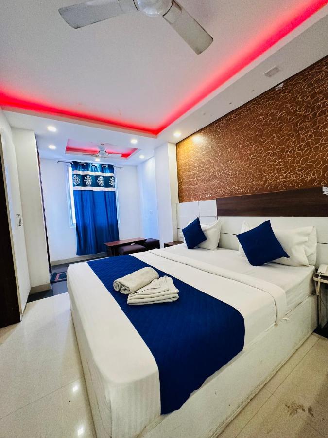 Palm Majestic At Airport Hotel New Delhi Buitenkant foto