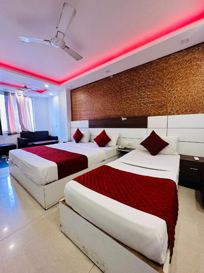 Palm Majestic At Airport Hotel New Delhi Buitenkant foto