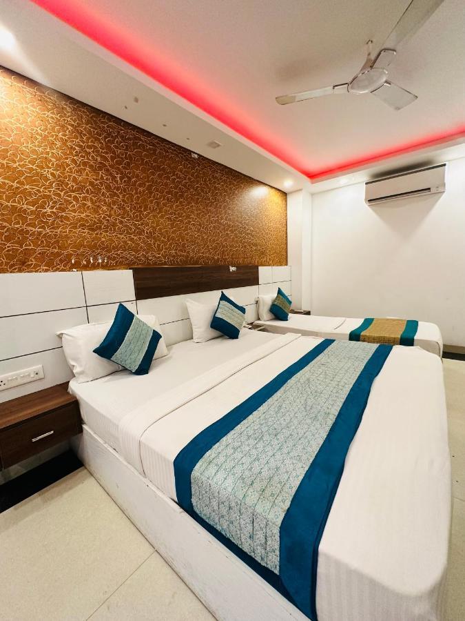Palm Majestic At Airport Hotel New Delhi Buitenkant foto