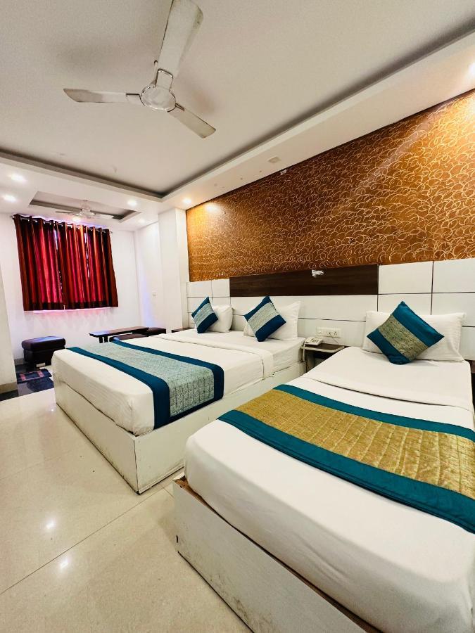 Palm Majestic At Airport Hotel New Delhi Buitenkant foto