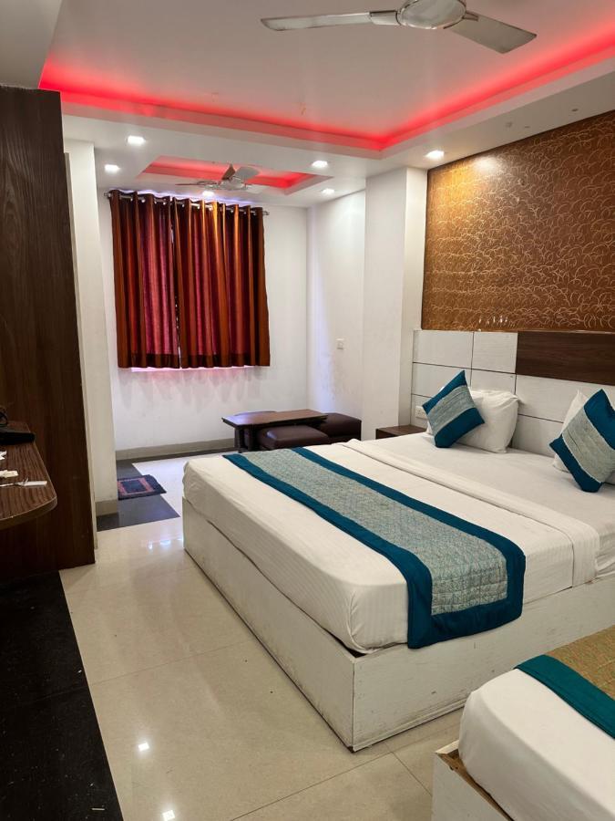 Palm Majestic At Airport Hotel New Delhi Buitenkant foto