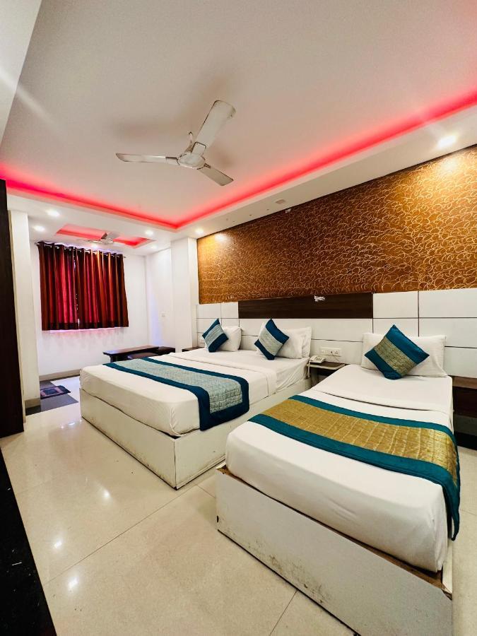 Palm Majestic At Airport Hotel New Delhi Buitenkant foto